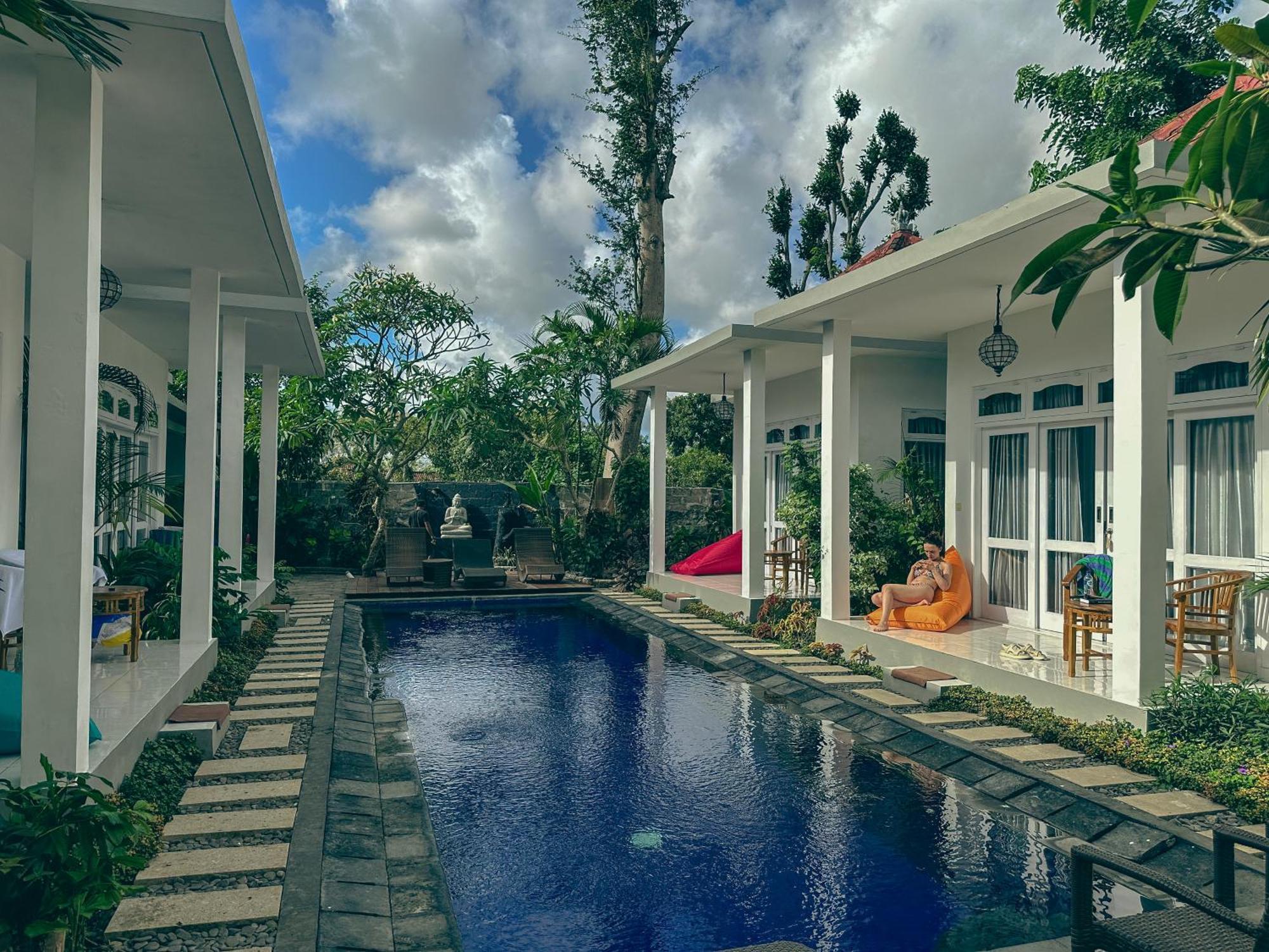 Bali Stuti Jimbaran Inn Exterior photo
